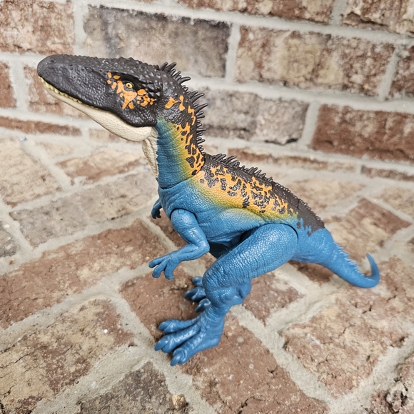 Jurassic World Mega Destroyer Blue Carcharodontosaurus - Picture 7 of 7